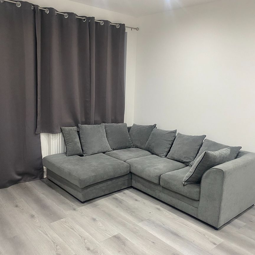 2 Bed Flat, Tanner St, IG11 - Photo 1