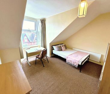 4 bedroom terraced house to rent - Photo 4