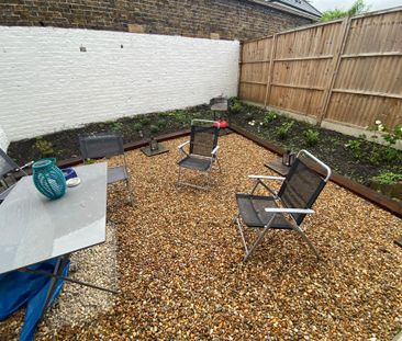 4 bedroom semi-detached house to rent - Photo 5