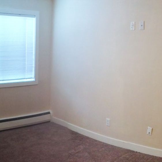 Spacious 2 Bed Condo In Greenview Village – Prime Location & Modern Finishes. - Photo 1