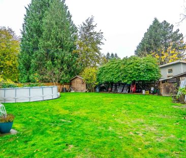 Charming Rancher With Basement - Photo 2