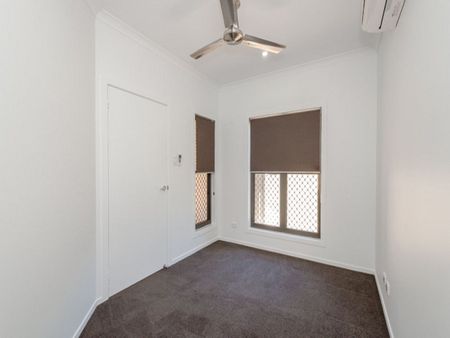 STUNNING MODERN HOME CLOSE TO SCHOOLS AND SHOPS - Photo 3