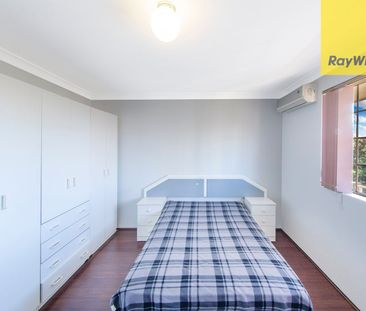 Fully Furnished Top-Floor Unit in Parramatta Prime Location - Photo 3