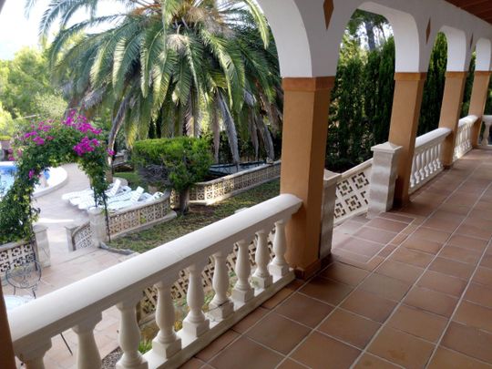 Spacious villa for SALE and LONG TERM LET located in Santa Ponsa - Photo 1