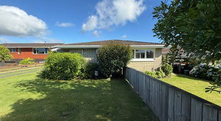 Sunny, Secure, Low-Maintenance Rental in Popular Matua - Photo 3
