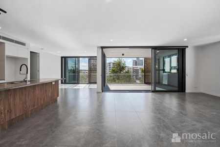 Stunning Three-bedroom apartment looking out to the Maroochydore River - Photo 4