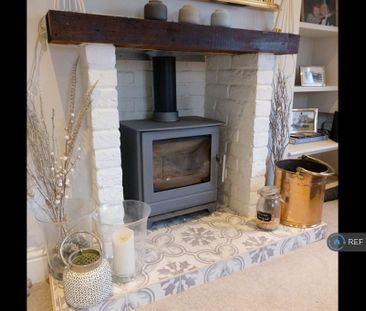 3 bedroom semi-detached house to rent - Photo 1