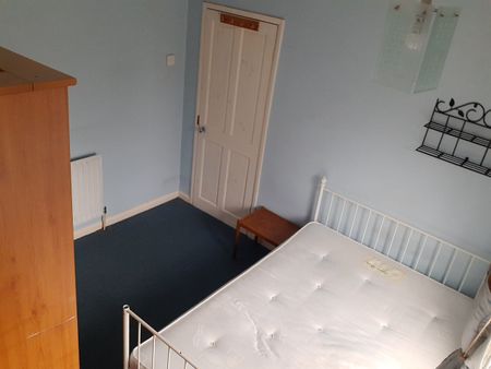 Room in a Shared House, Randlesdown Road, SE6 - Photo 3