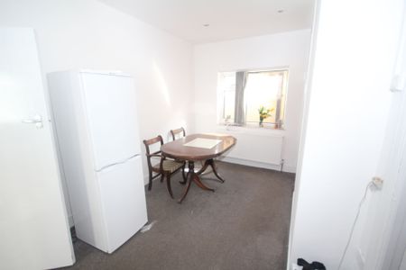 Pield Heath Avenue, Uxbridge, UB8 - Photo 3