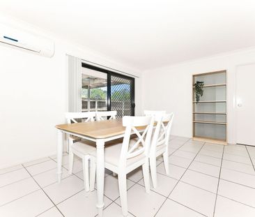 Fully furnished with water bills included! - Photo 2