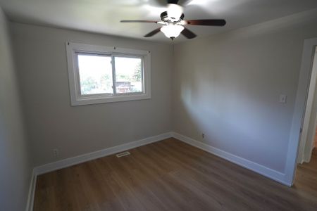 For Lease - 20 Sunrise Drive Unit# UPPER, Kitchener, Ontario - Photo 2