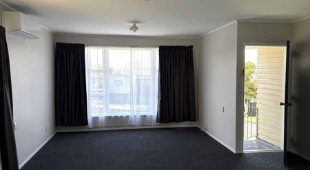Wonderful home, exceptional value - Photo 2