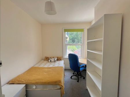 6 bedroom house to rent - Photo 4