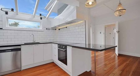 Mount Eden Stunner! - Photo 3