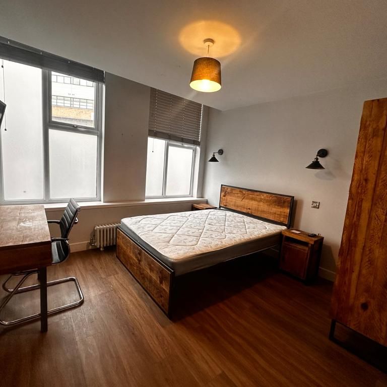 5 bedroom flat to rent - Photo 1