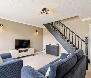 2 bedroom end of terrace house to rent - Photo 2