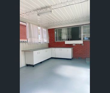 Three Bed House for Lease in Leumeah - Photo 5