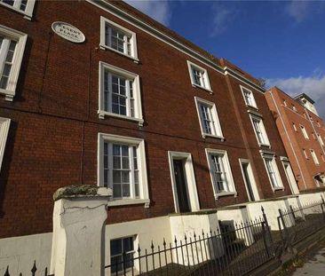 Regent Court, Reading, Berkshire, RG1 - Photo 2