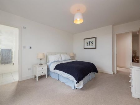 3 bedroom penthouse to rent - Photo 2