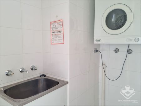 High Park Tower Penthouse apartment with 270 degree views across Sydney - Photo 5