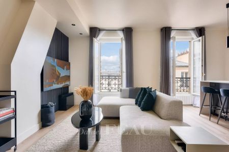 Location appartement, Paris 18ème (75018), 2 pièces, 50.8 m², ref 86418602 - Photo 3