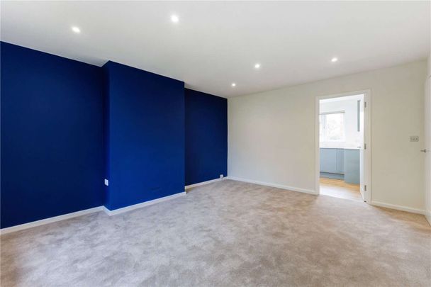 A newly renovated one bedroom apartment - Photo 1