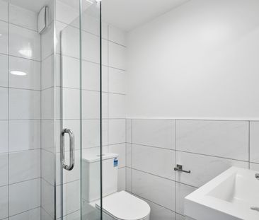 Modern 2-Bedroom, 2-Bathroom Apartment – Convenience & Comfort Comb... - Photo 6
