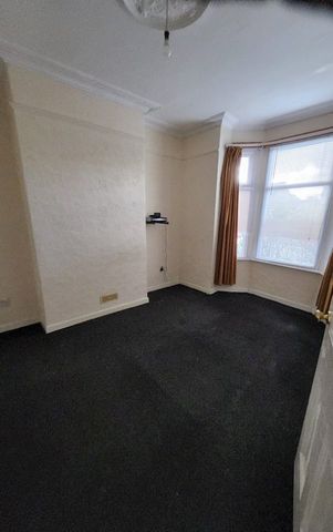 3 Bed Terraced House, Warren Street, M7 - Photo 5