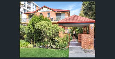 Oversized Two-Bedroom Apartment - Photo 5