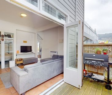 18 Tennyson Street, Te Aro - Photo 2