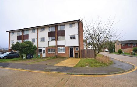 4 bedroom semi-detached house to rent - Photo 4