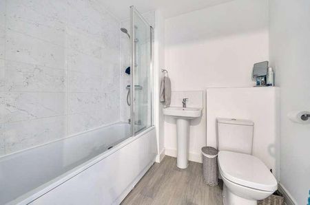 Morpeth Crescent, Houghton Regis, Dunstable, Bedfordshire, LU5 - Photo 2