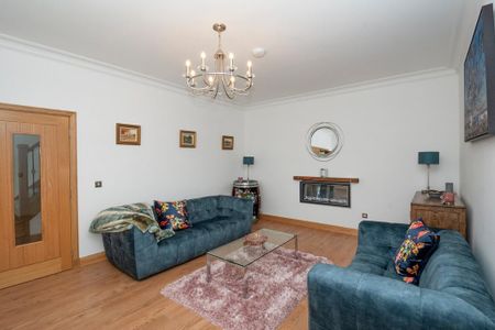 5 bedroom detached house to rent - Photo 3