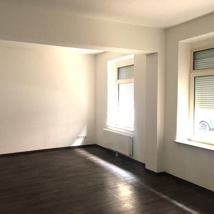 Große 2 Zimmerwohnung im Erdgeschoss - Photo 1
