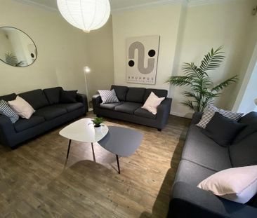 6 bedroom semi-detached house to rent - Photo 2