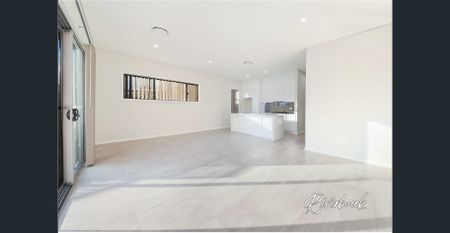 Modern Family Living in a Prime Greystanes Location- New carpet ! - Photo 2