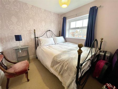 4 bedroom terraced house to rent - Photo 5