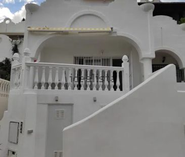 Alquiler de chalet adosado en Avenida Aljaima, 23 - Photo 3