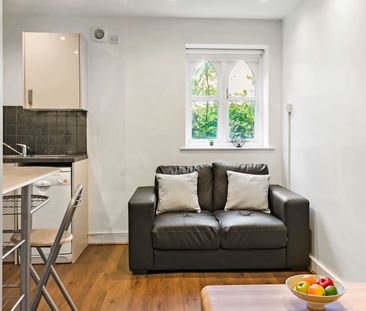 40 HYDE TERRACE Leeds - LS2 9LN - Photo 3
