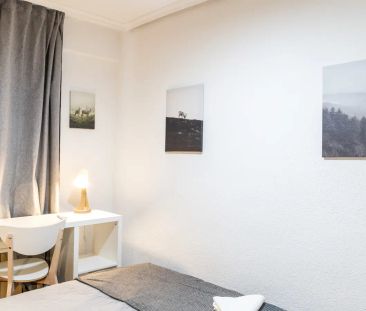 Room in a shared 4-bedroom apartment for rent in Puerta del Ángel, all bills included, professionals and students only - Foto 2