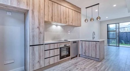 Home Sweet Home Ã¢Ãâ¬Ã" Brand New Townhouse in Te AtatÃ…Ã« Peninsula! - Photo 2