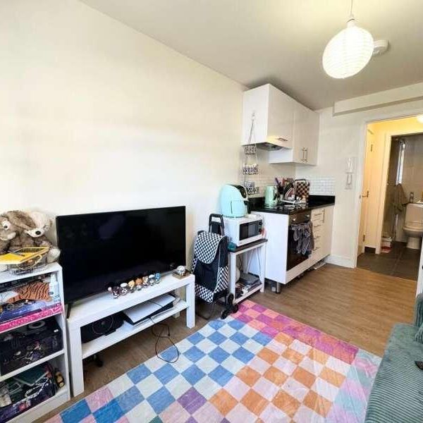 Stroud Green Road, London, N4 - Photo 1