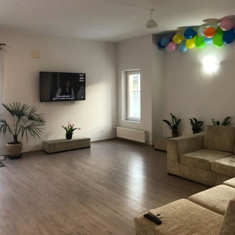Vila 5 camere Popesti Leordeni loc de parcare - Fotografie 1