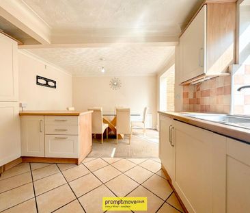 4 bedroom semi-detached house to rent - Photo 4