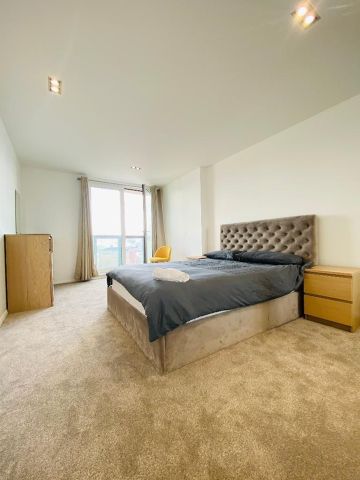 3 Bed Flat, Limeharbour, E14 - Photo 3