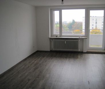 Über den Dächern der Stadt - schön renovierte Wohnung wartet auf Sie! - Photo 1