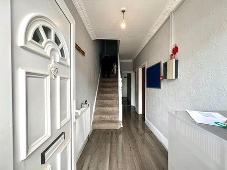 6 bedroom terraced house to rent - Photo 3