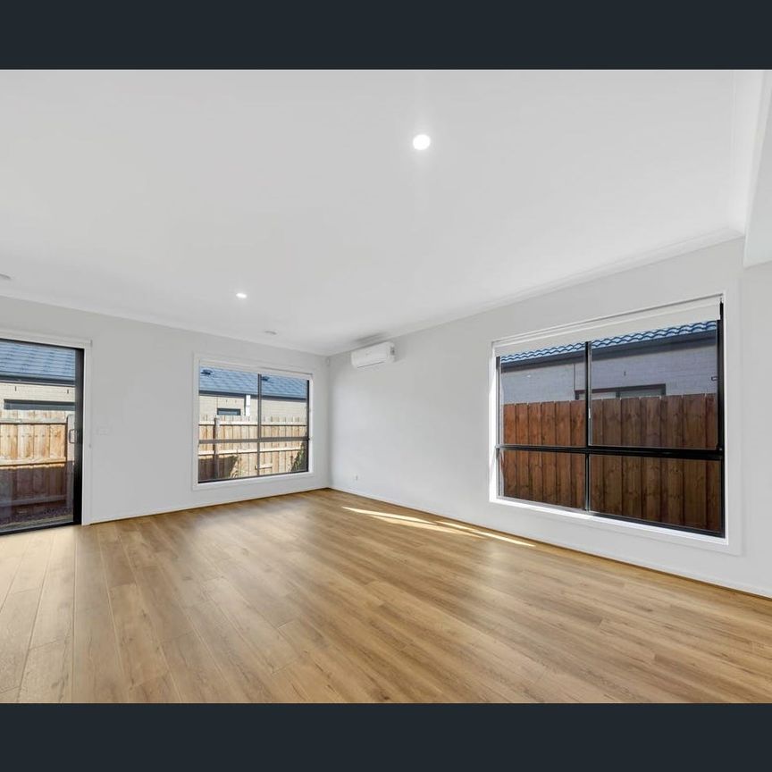 Brand New 4 Bedroom Family Home! - Photo 1