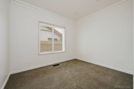 3 Bed, 1 Bath - Photo 5