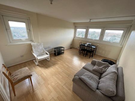 2 bedroom flat to rent - Photo 2